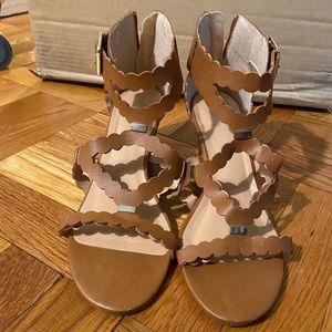 Brown sandals with low platform - size 8.5